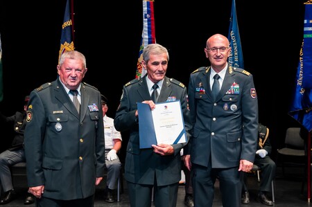 Proslava ob dnevu državnosti_OZ slovenskih častnikov Bele krajine